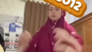 Viral Abg Indo Guru Salsa Spil Apem Saat Pake Mukena Top Trendign New 2025
